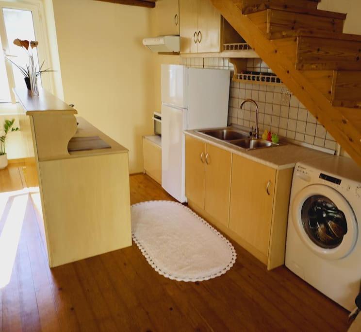 Mary'S Bright Apartment - Corfu Old Town ภายนอก รูปภาพ