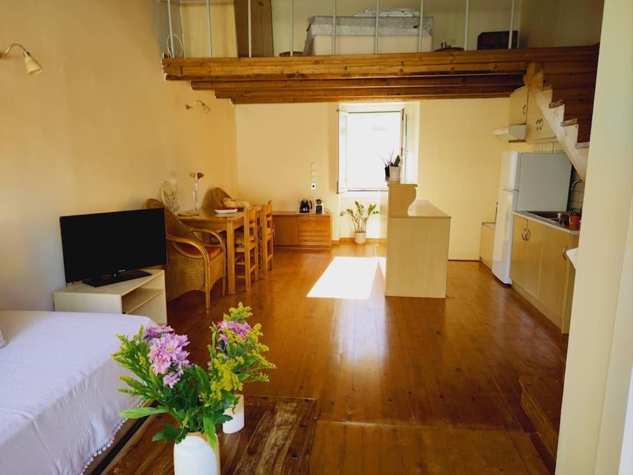 Mary'S Bright Apartment - Corfu Old Town ภายนอก รูปภาพ