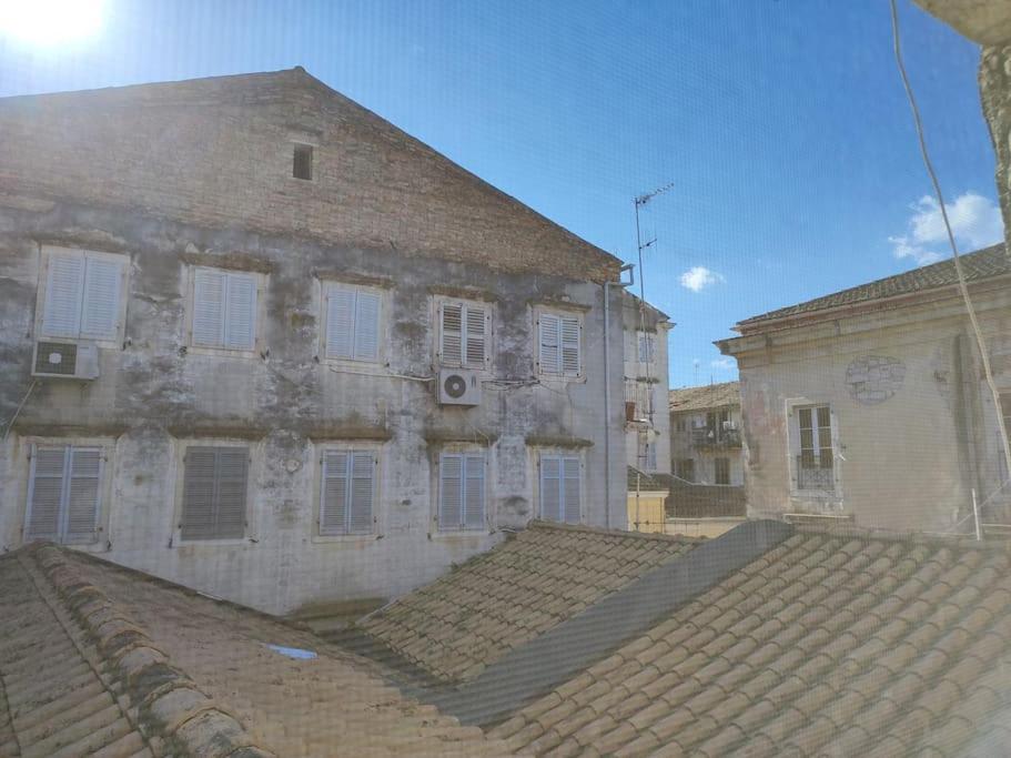 Mary'S Bright Apartment - Corfu Old Town ภายนอก รูปภาพ