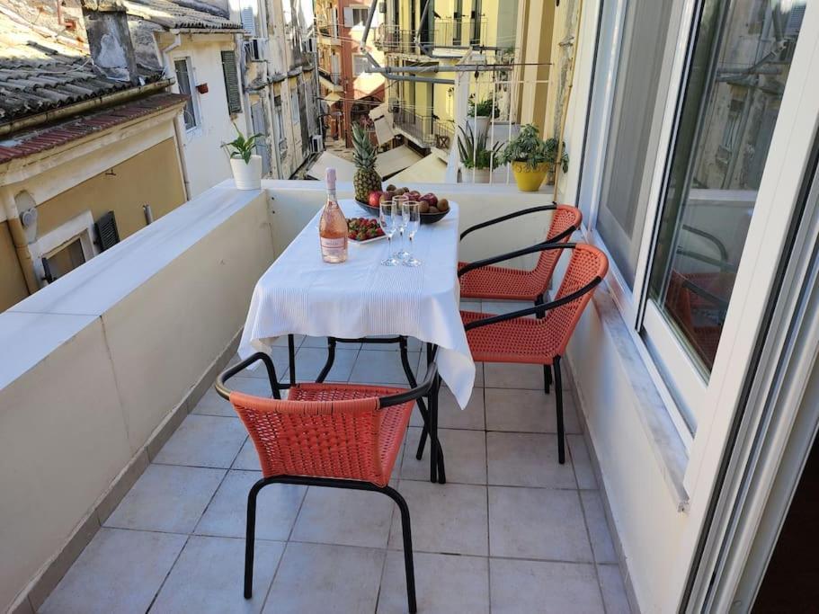 Mary'S Bright Apartment - Corfu Old Town ภายนอก รูปภาพ