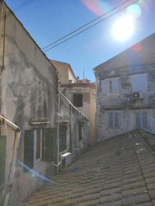Mary'S Bright Apartment - Corfu Old Town ภายนอก รูปภาพ